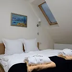 突破酒店 3*