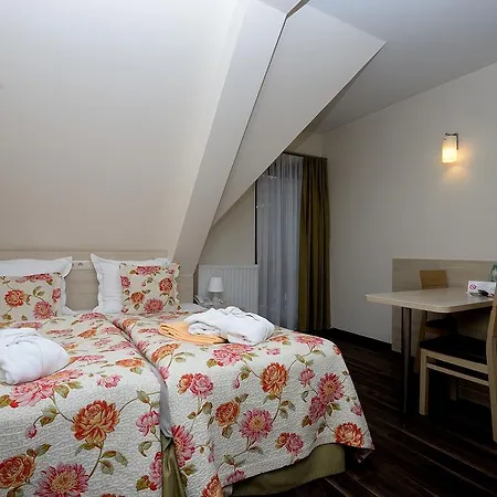 Hotel Nad Przełomem 3*